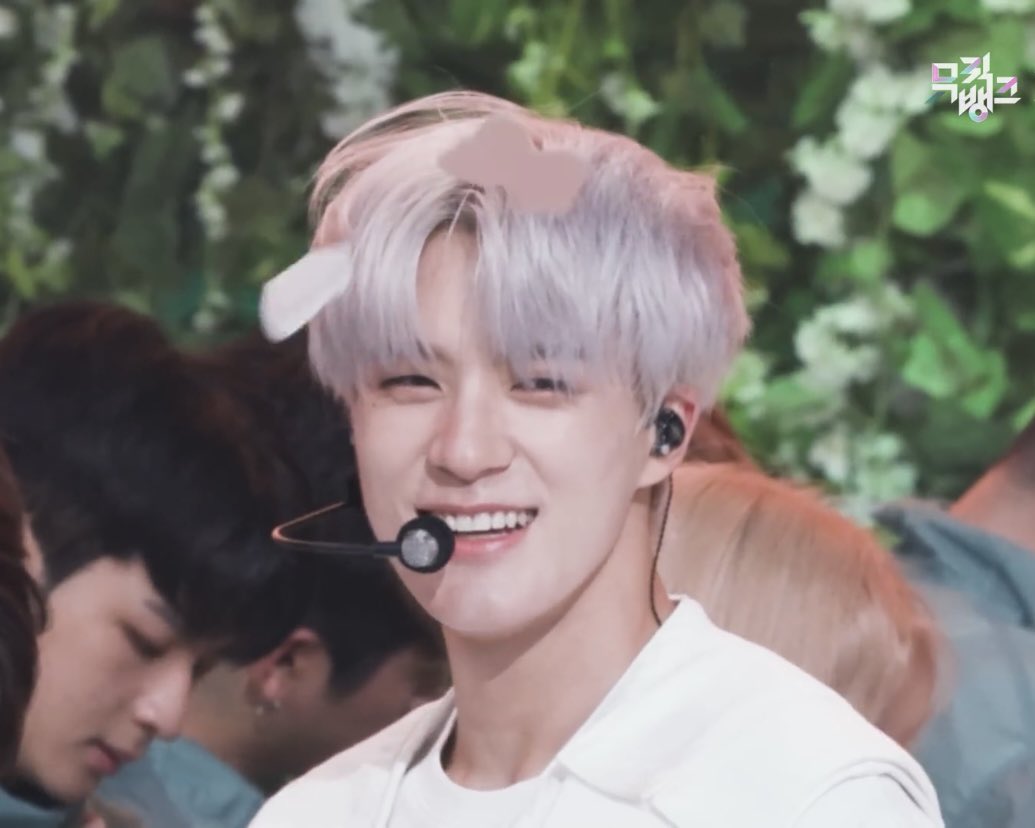 jeno jeno ♥.◜◡◝♥