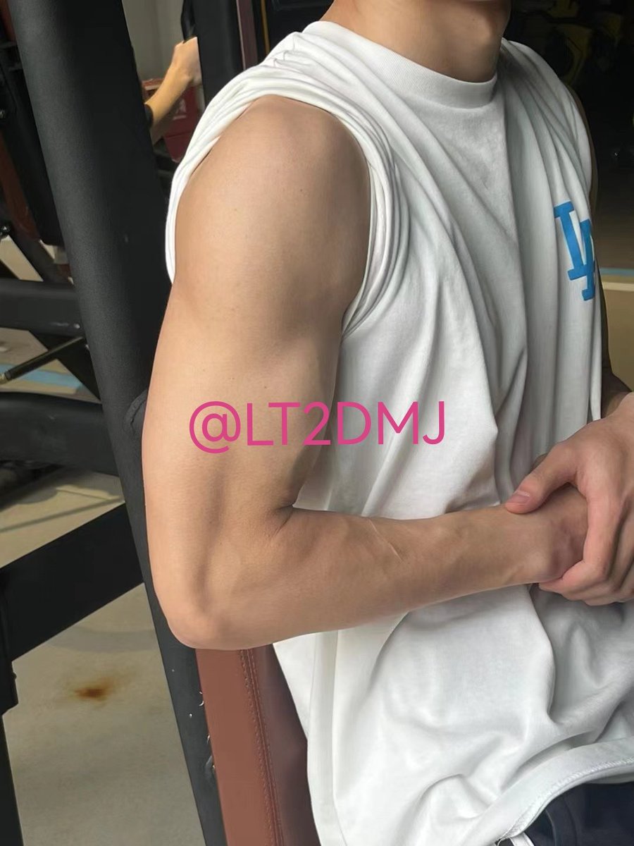 LT2DMJ's tweet image. 细狗的日常充血。