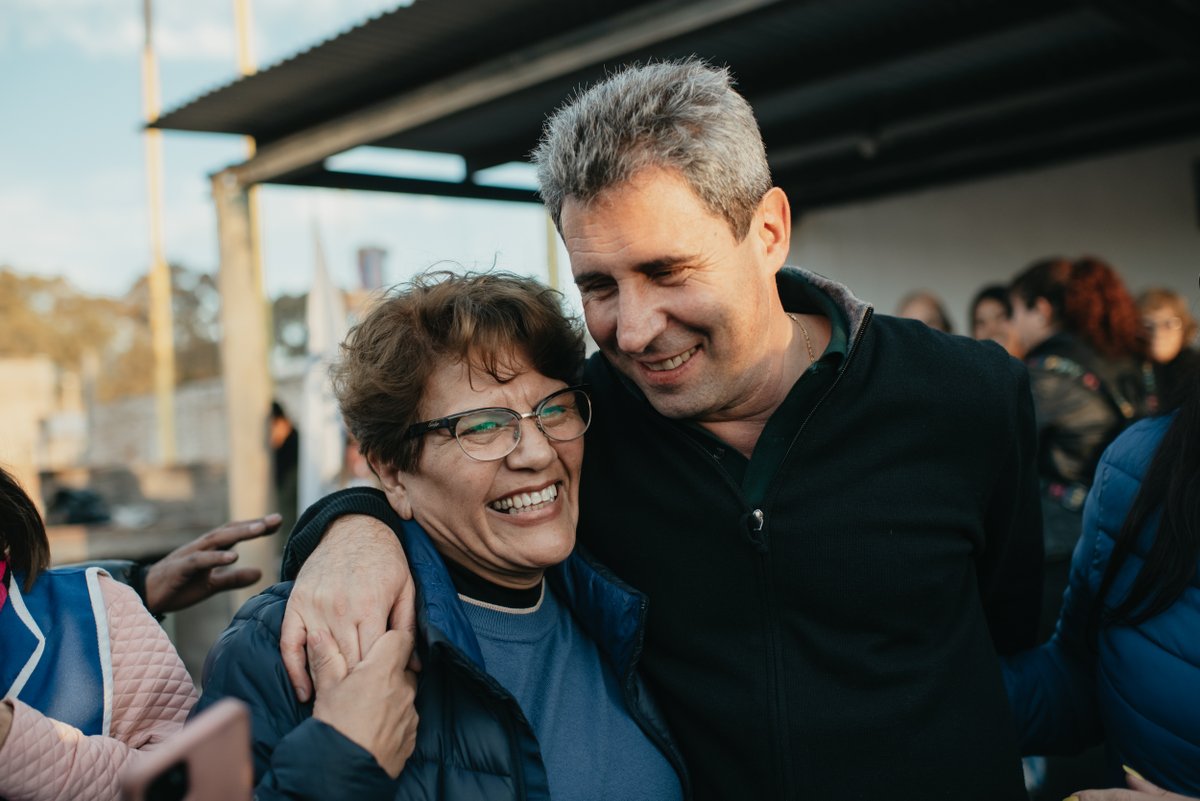 UxPSanJuan's tweet photo. 🫶🏼 Con el respaldo de nuestros vecinos de Santa Lucía y de 9 de Julio, continuaremos firmes en la defensa del Modelo San Juan que nos llena de orgullo. ¡Sigamos construyendo una provincia con más oportunidades! #ElProgresoSigue https://t.co/Zmd41aKki9