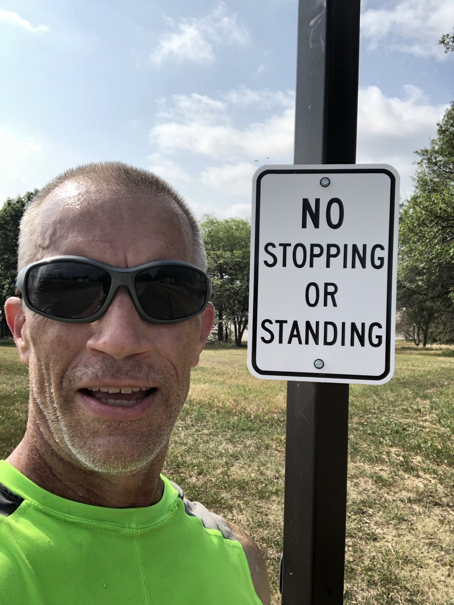 Had to break the rules to take this photo🤷‍♂️ #running #nostopping #nostanding #keepmoving #runchat