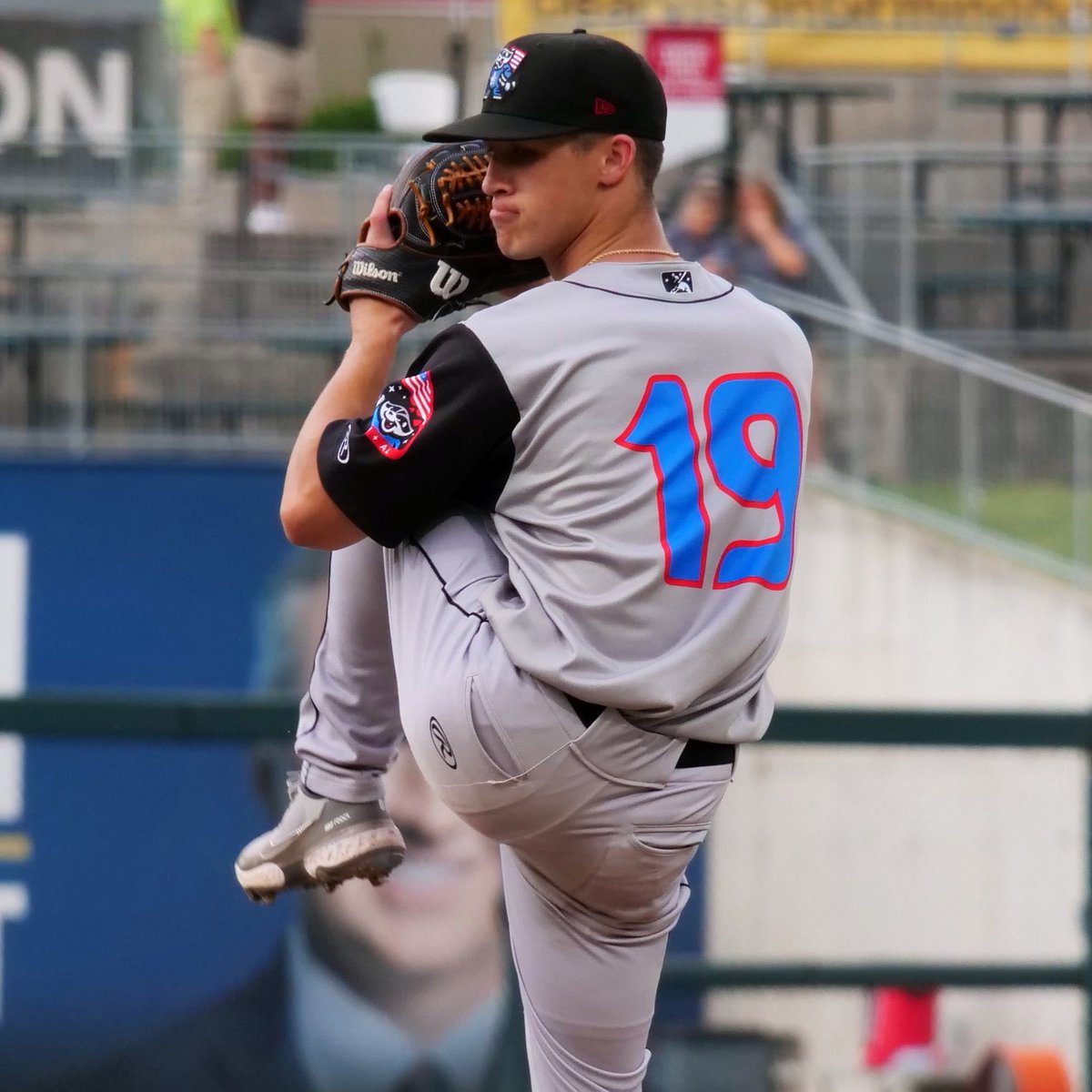 TheWardyNYM's tweet image. .@MLBPipeline has updated their #Mets Top 30 Prospects List with their new additions from the Eduardo Escobar trade. #LGM 

11. RHP Coleman Crow 
18. RHP Landon Marceaux