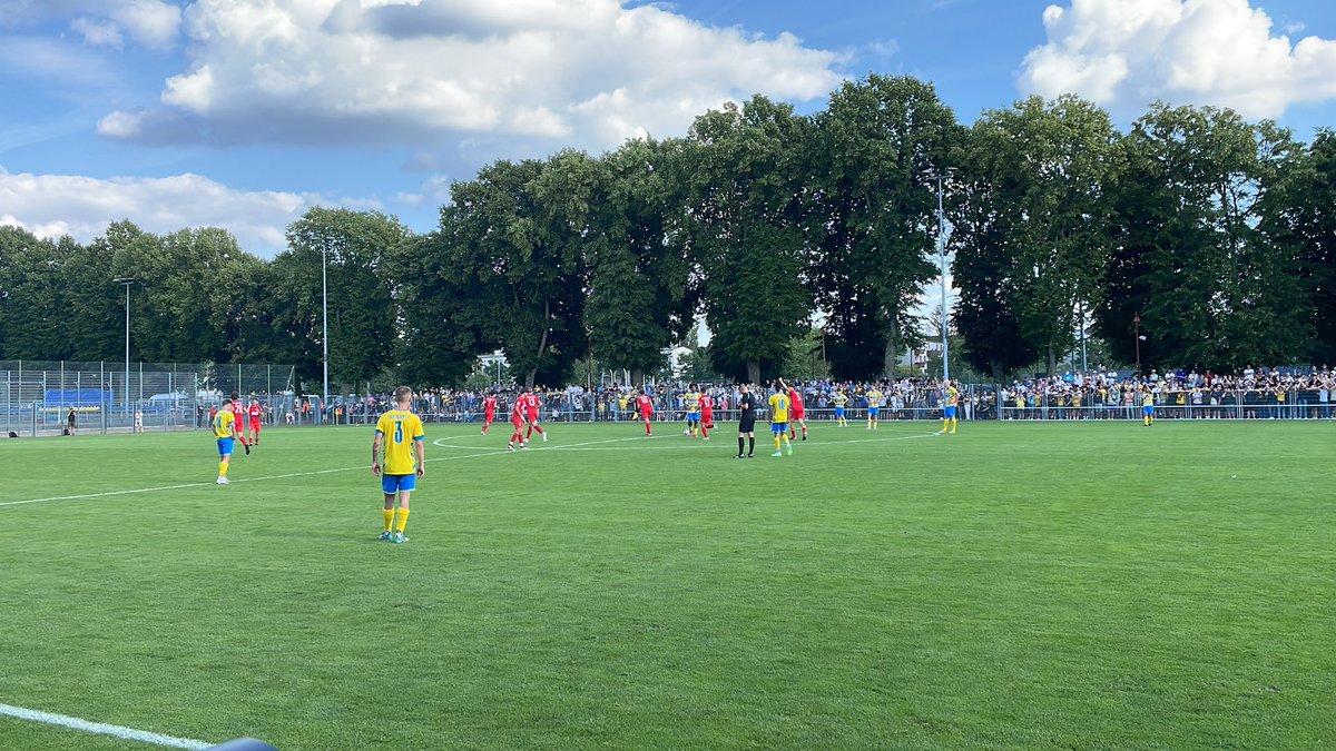 EintrachtBSNews's tweet photo. 71‘|2:1
Nach einem Freistoß kommt der HFC zum Anschlusstreffer…
#u19relegation #ebshfc https://t.co/08KfNeDngJ