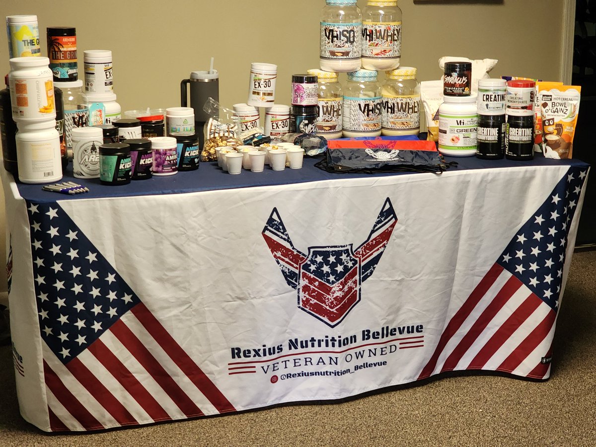Rexius_Bellevue's tweet photo. Exciting news! We're at Fit Culture Gym today for a pop-up showcasing our top-notch supplements! Swing by and check out our awesome products that support your fitness goals! #fitculturegym #supplements #fitnessjourney #creatine #greens https://t.co/gUfgbx8VXb