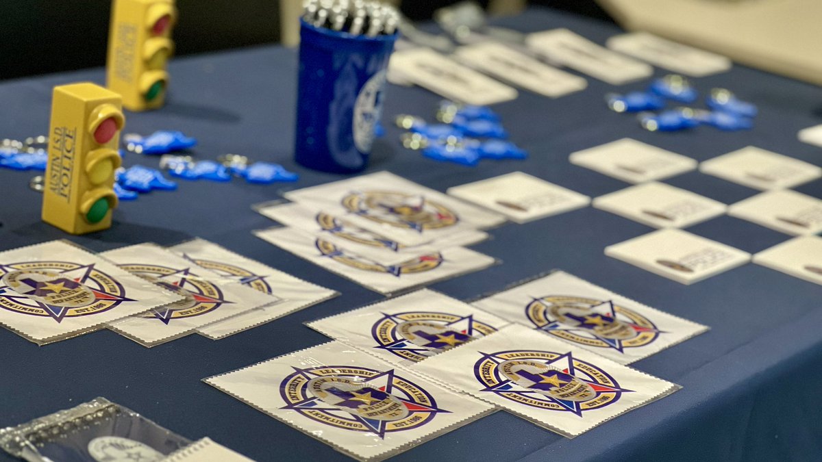 Come by and see us at the @AustinISD #CareerFair at @AnnRichardsStar! We are hiring civilian positions for #Dispatch and #PoliceCadet! If you miss us, call us at 512-414-1129, or email us at recruiting@austinisdpolice.org.
#AISDProud #SomosAISD