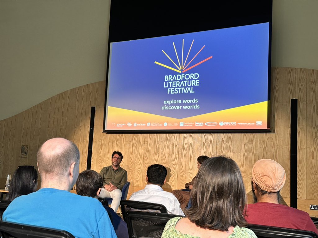 Wonderful day at @BradfordLitFest full of great thinking & ideas. Thanks to @djbradfield for algorithmic realities, @testamentonline & @susheelaraman for their take on Blake, @MayorofLondon & @MayorOfWY 4 their urgent thinking on climate change and @acgrayling for just thinking!