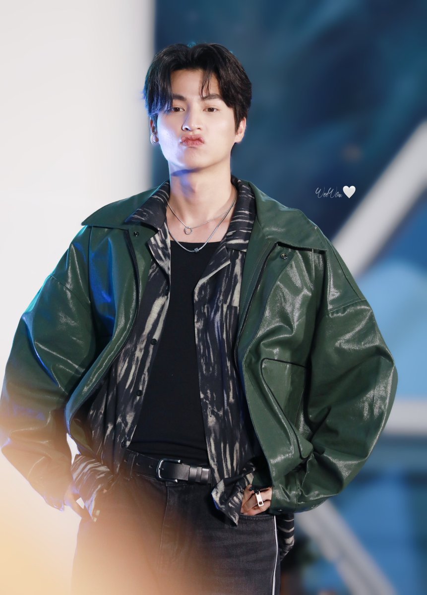 น้องกลัฟไม่น่ารักตรงไหน เอาปากกามาวงได้เลย 🥰น่ารักเกินต้านจริงๆเลยคนนี้ 😊😊

<a href="/gulfkanawut/">gulfkanawut</a> 
#GulfKanawut
#StarOfTheYear2022XGulf