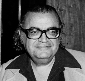 RealGianniRusso's tweet photo. Writing a novel about the mafia seemed like an unusual choice for Mario Puzo since he had never met a gangster in his life. Eight publishers rejected the manuscript. He was 49 when he finally hit it big.
#MarioPuzo #TheGodfather https://t.co/YHKDUaassm