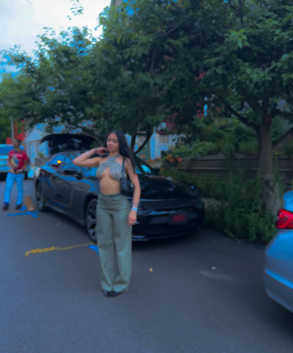 Jazz on Twitter "She look good enough to eat"