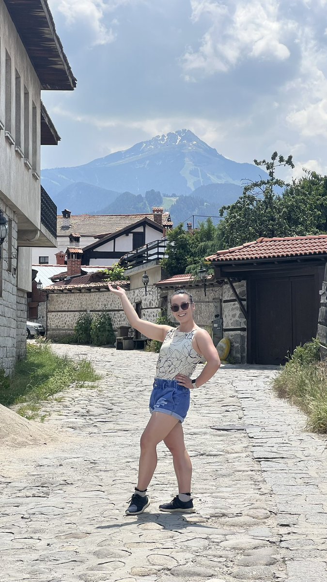 hollylavenderuk's tweet photo. I’m in Bansko this week for Bansko Nomad Fest. This place is so underrated and a great place for nomads. #banskonomadfest #bansko #banskobulgaria https://t.co/wK2fldA70h