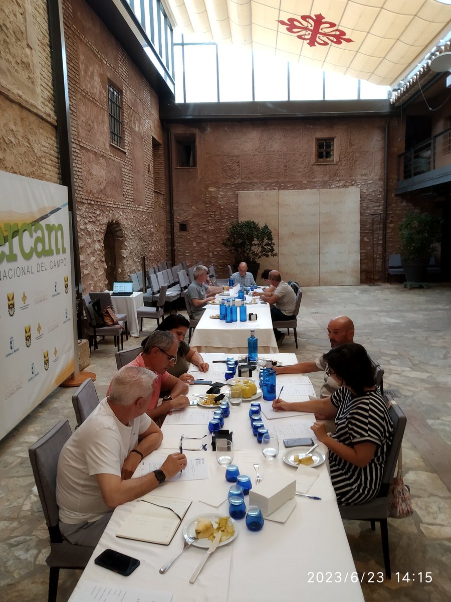 oleoconsulting's tweet photo. VIII Edición del Concurso de AOVE FERCAM 2023. Gracias al Excelentisimo Ayuntamiento de Manzanares, miembros del jurado y participantes.
#AOVE #Oleoconsulting #FERCAM https://t.co/ClkOOS4Qmr