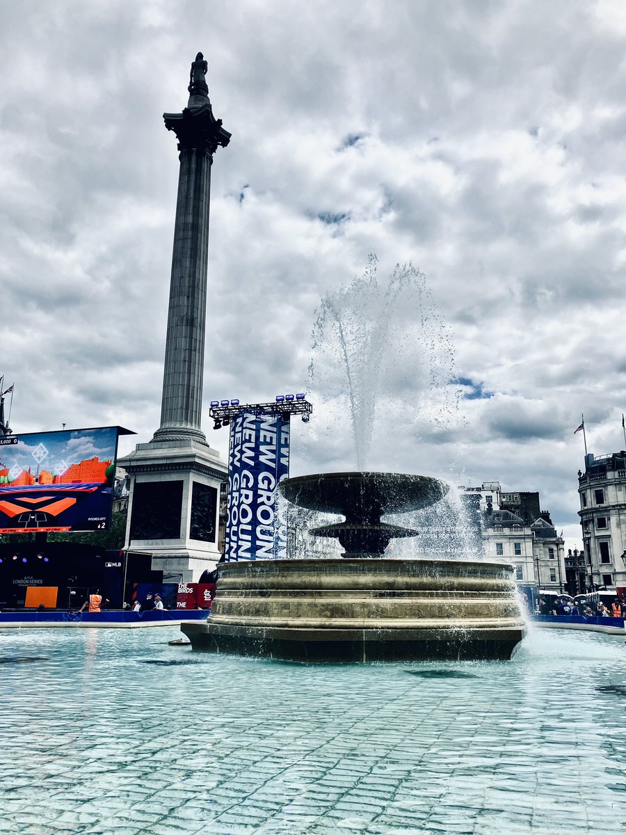 Great day so far, ready for the game now! #LondonSeries