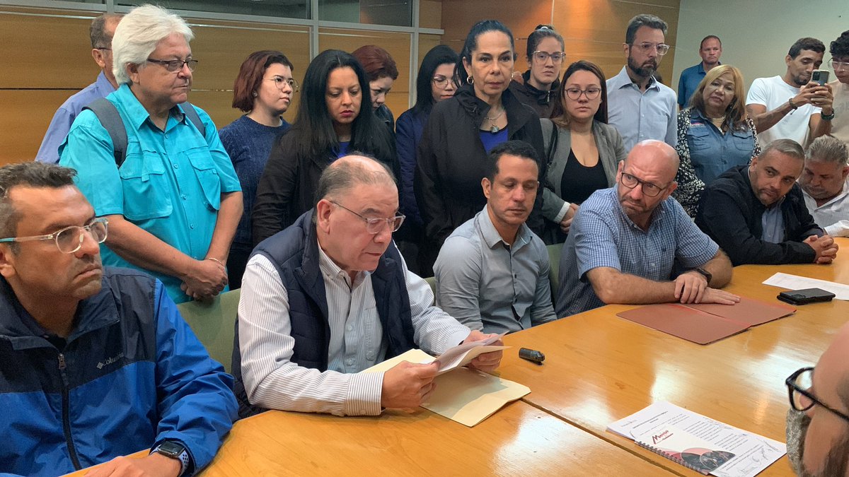 cnprimariave's tweet photo. El partido político Un Nuevo Tiempo, postuló este sábado 24-J, al dirigente José Rafael Hernández ante la CNPrimaria.
El partido se reservó la posibilidad de hacer una sustitución de postulación en los términos previstos por el Reglamento correspondiente. https://t.co/sDINlEEKR7