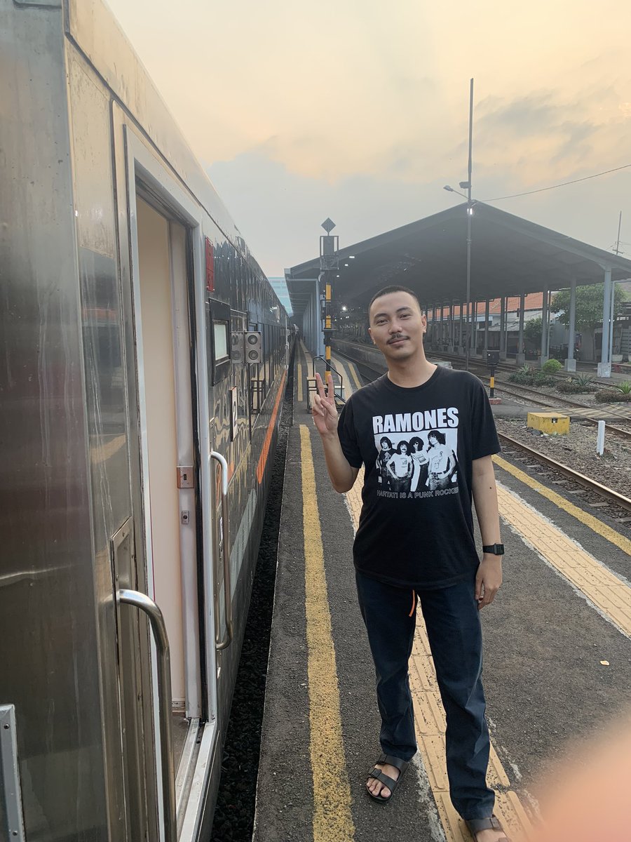 ajipangesstu's tweet photo. pgn ae upload kene https://t.co/Q4YDYSY0V4