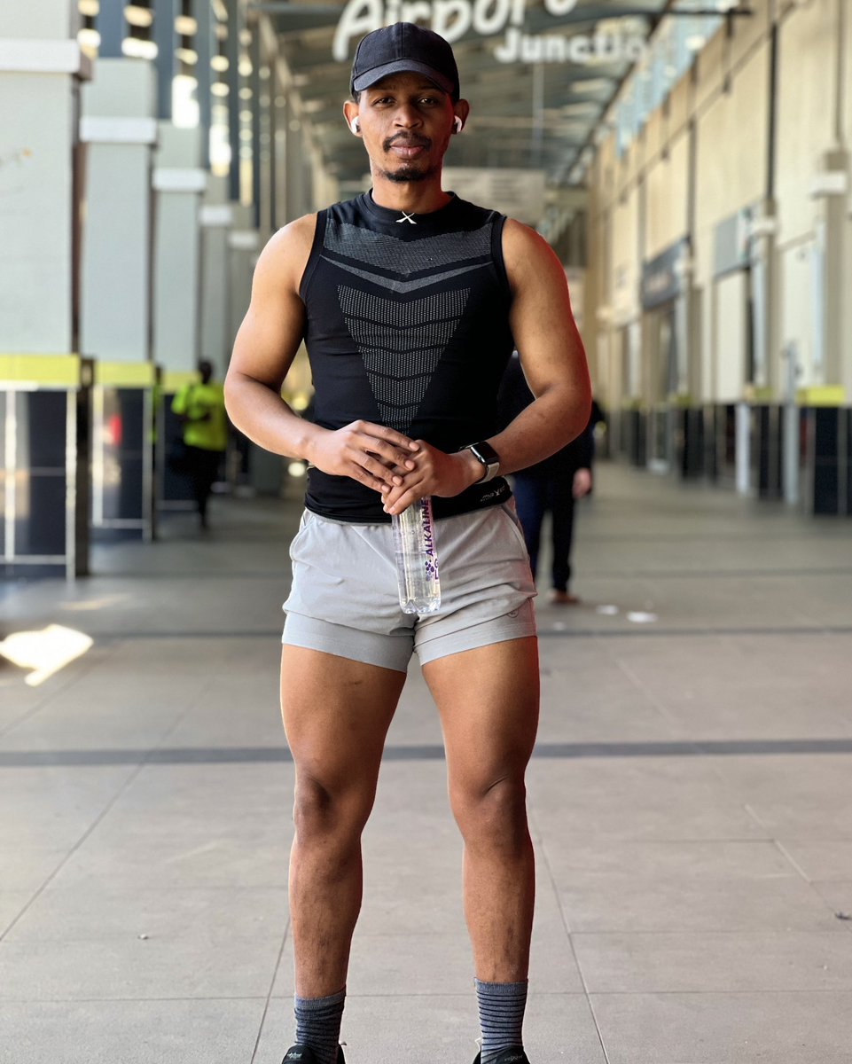 BaldwinDimeku's tweet photo. Day 2/4; Week 6/12
#InclineBenchPress 3sets: 12 rep 45kg
#FlatDumbbellFly 3sets: 12 rep 44kg
#OneArmDumbbellRow 3sets:12rep 30kg
#DumbbellLateralRaise 3sets:12rep 24kg
#SeatedDumbellCurls 3sets: 12rep 24kg
#SeatedCableRows 3sets:12rep 70kg
#CableTricepExtension 3sets:12rep 45kg https://t.co/r5YHvDLGrn