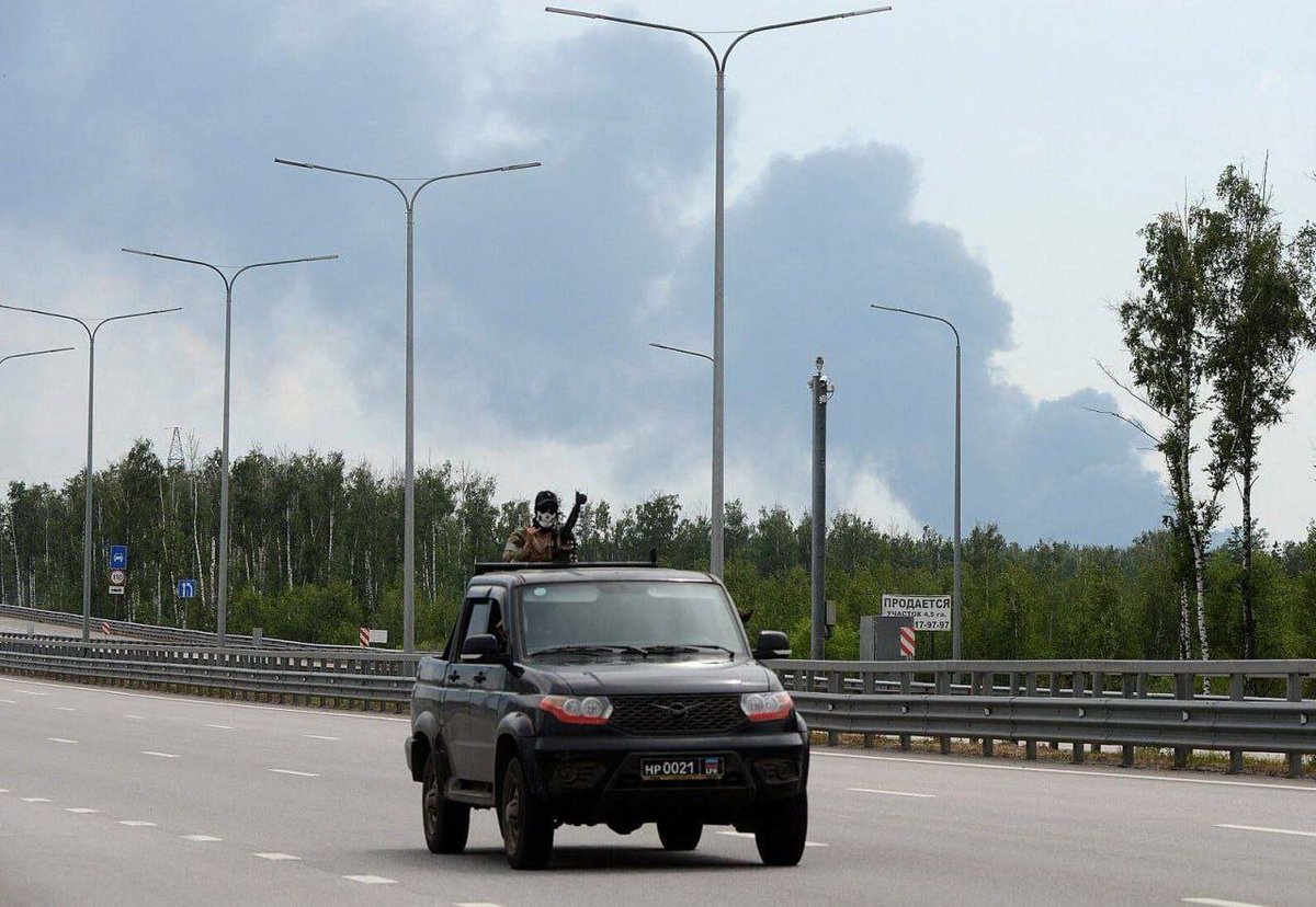 noelreports-on-twitter-pmc-wagner-on-their-way-to-moscow-on-the