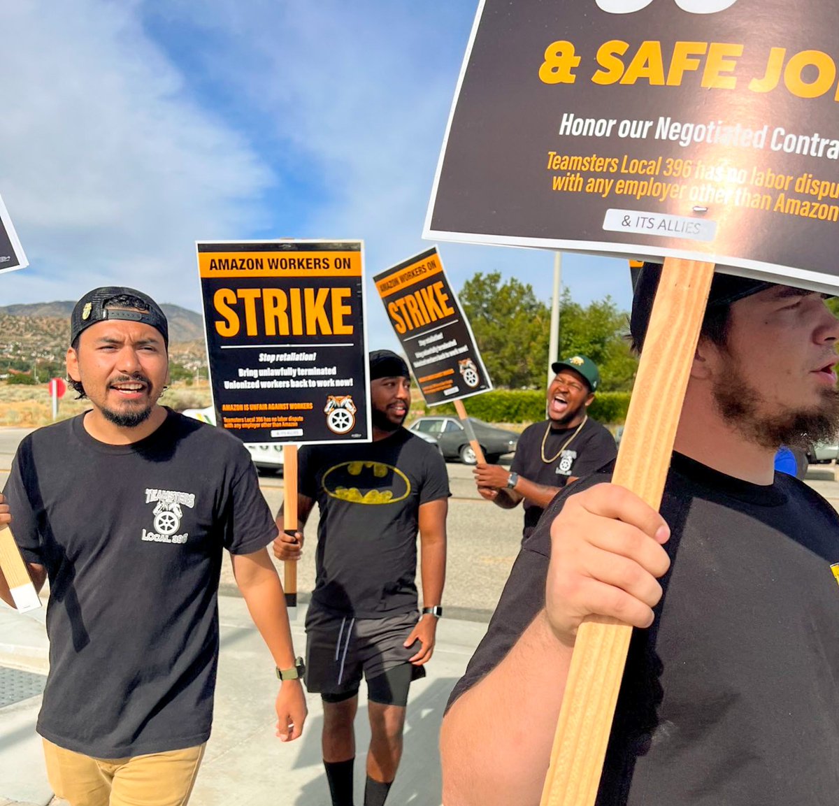 Teamsters's tweet photo. 🚨 AMAZON TEAMSTERS STRIKE! 🚨 
Amazon drivers &amp; dispatchers with #Teamsters @Local_396 in Palmdale, CA are on an unfair labor practice #strike! We demand fair pay, safe jobs &amp; an end to unfair labor practices!

Stand with @amazonteamsters! Donate: https://t.co/wChmT17L2I 
#1u✊ https://t.co/QvIz9bbjLw