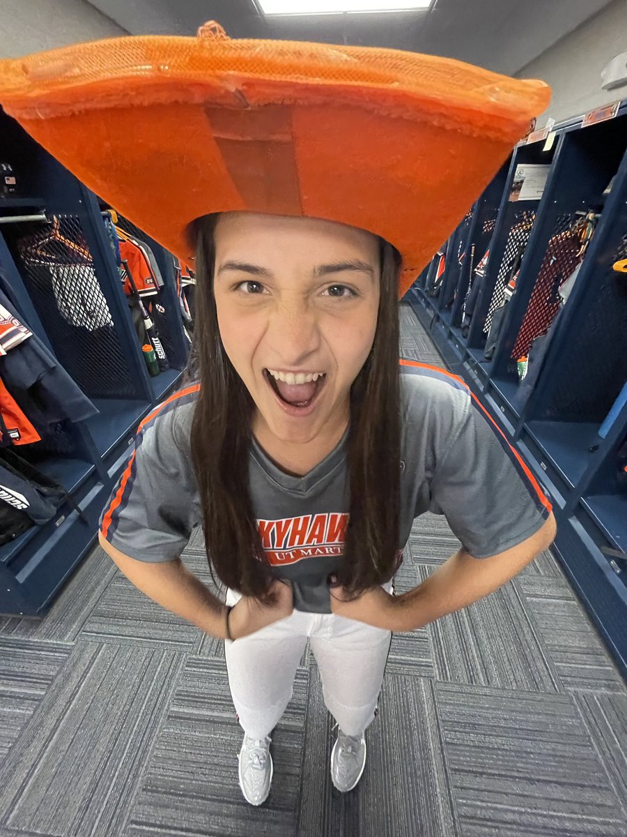 js_2024's tweet photo. Happy birthday to my bestie on and off the field! @nataliek1305 Can’t wait to be a baby skyhawk with you! @UTMSoftball https://t.co/vuk8admZuh