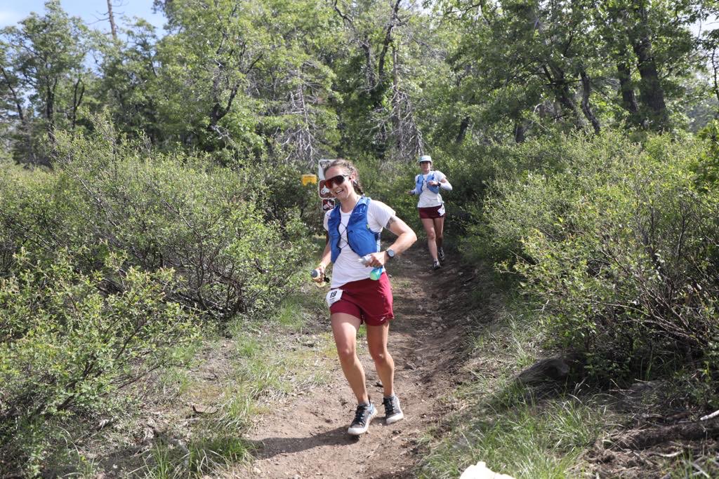 Jenny Quilty and Priscilla Forgie together in 8th and 9th and 30 minutes back at mile 25.5. They’re having a great time. #WS100