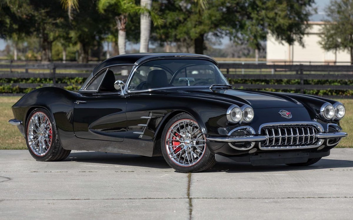Chevrolet Corvette Cab' C62 - Ne pas se fier aux apparences !
#DLEDMV #C2 #C6 #C62 #CentennialEdition #Chevrolet #Corvette #DarrenWood #LS3 #Mecum #V8
Clique sur cette photo pour lire l'article 👇👇👇

delessencedansmesveines.com/2023/06/c62-ch…