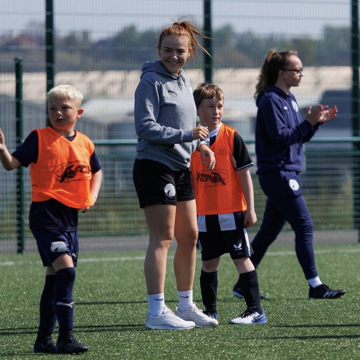 Huge congratulations to Foundation coach & @GatesheadLadies player @DionneSlade on completing her degree! 🎉