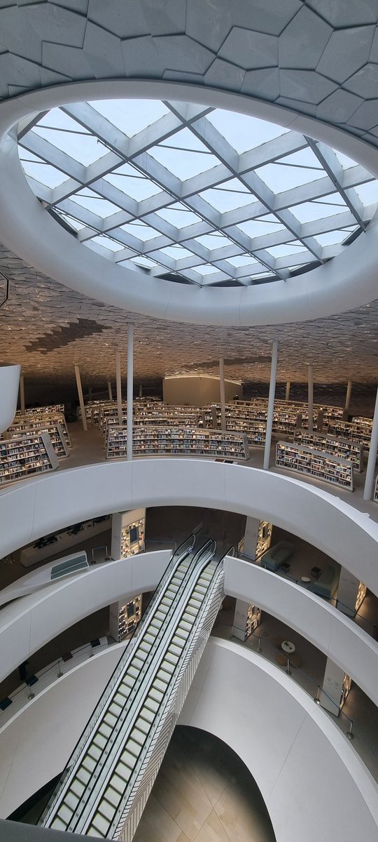 ludovic_pouille's tweet photo. Ithra, the most beautiful library in the Middle East, a superb futuristic showcase of knowledge and culture!
#EasternProvince #BeautifulSaudi
🇸🇦💙🇫🇷 https://t.co/h732gJ7S6m