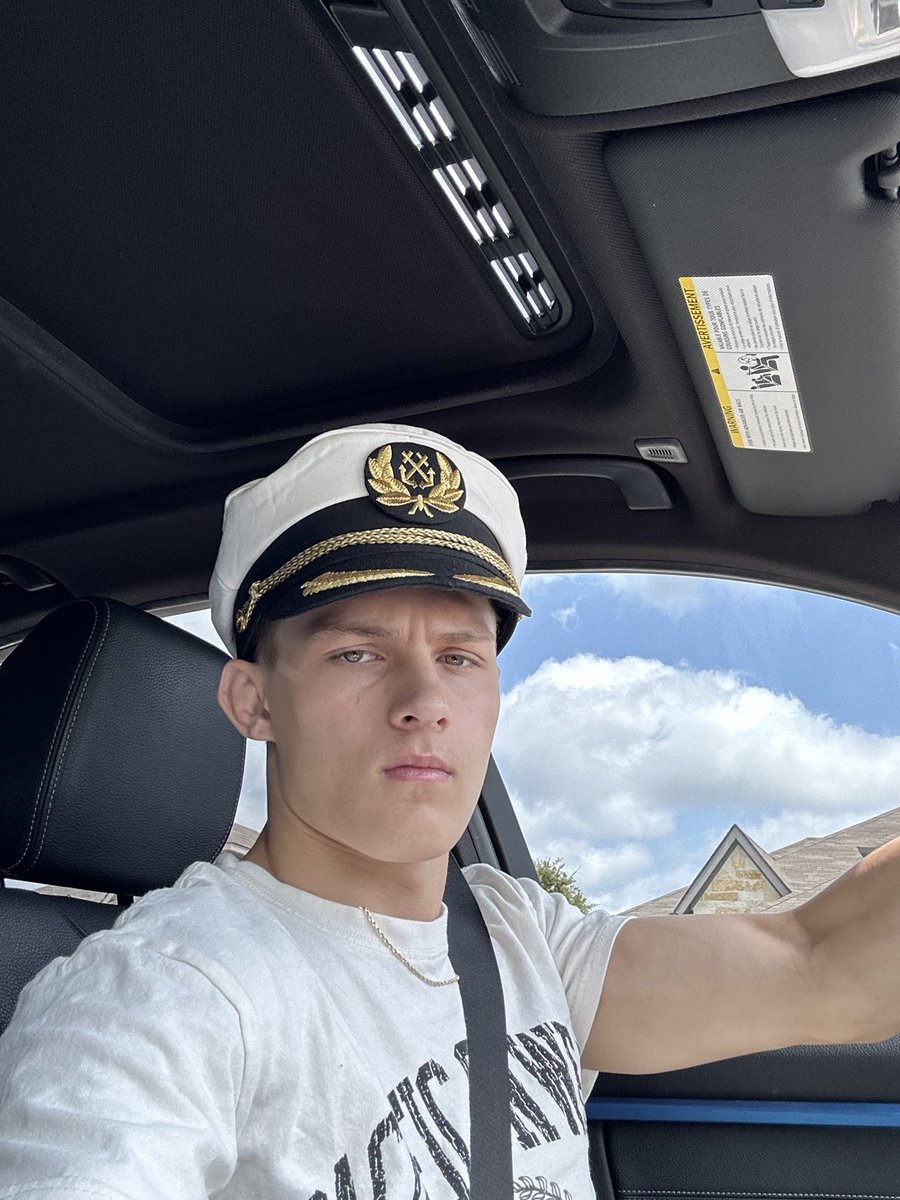 Captain daddy is about to sail deep into cash cunt harbor.  Get the wallets ready sea piggies