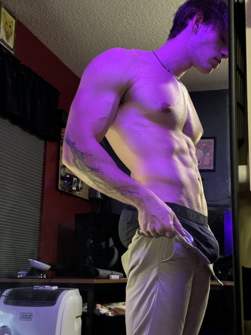 i wonder why https://t.co/RkJNQUfixy