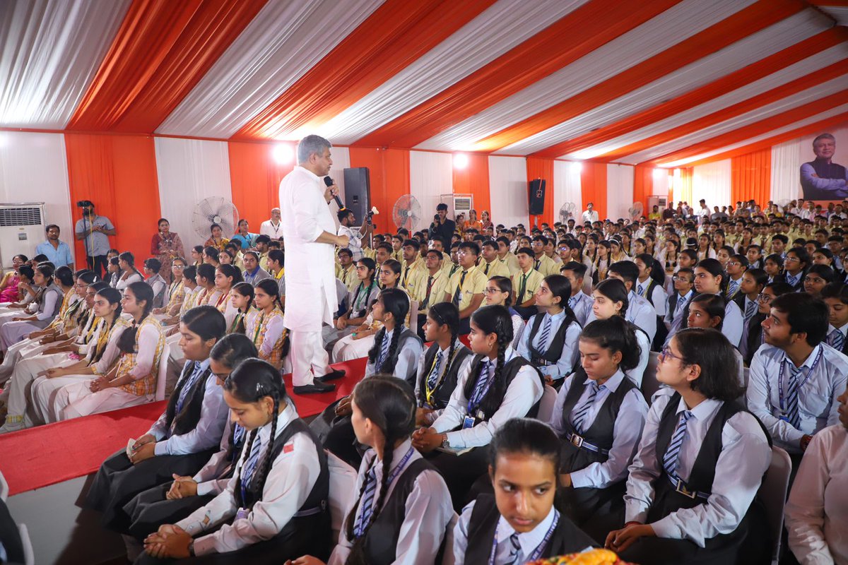 Ashwini Vaishnaw tweet media