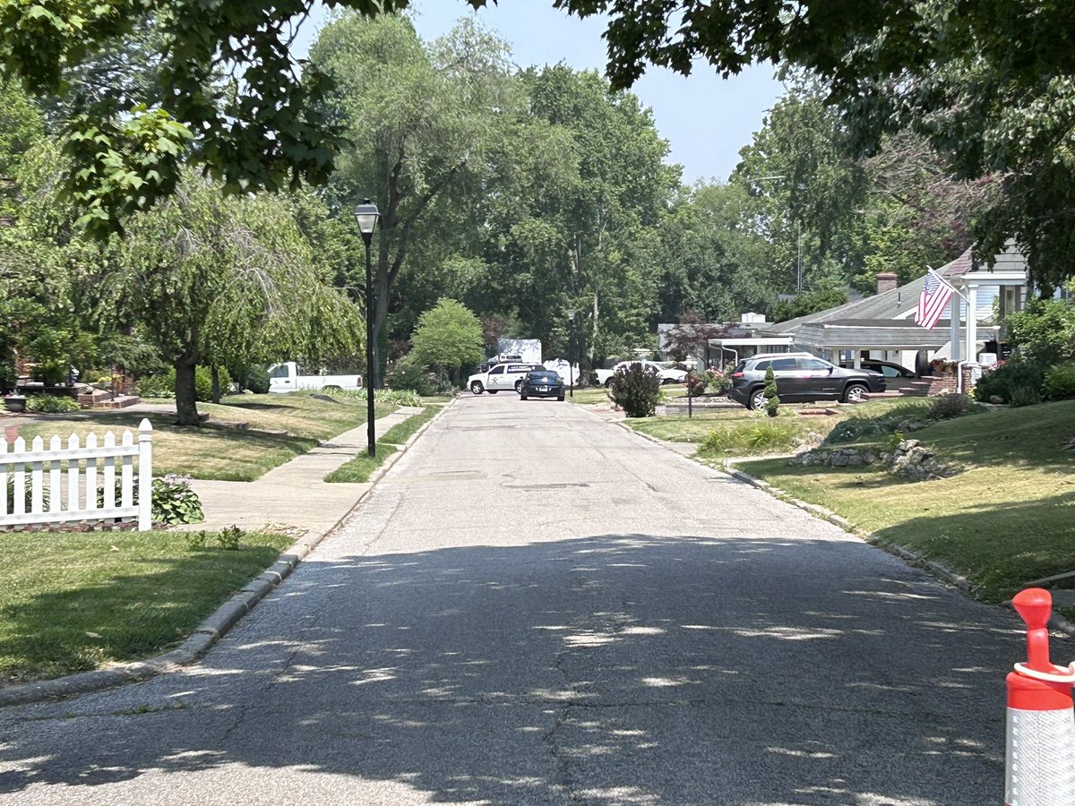 HAPPENING NOW: Audubon Road in Vincennes is closed. The Vincennes Police Department and Knox County Coroner is on scene. 

I’m working to gather information and will have an update once I learn more. 

#news10bureau