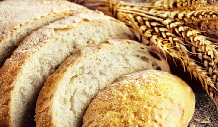 Bread prices in Nigeria to drop as Federal Government of Nigeria introduces varieties of wheat. Read bit.ly/3pmM8FQ. #wheat #pastries #bread #snacks #thinkaheadag #farmerscornerng