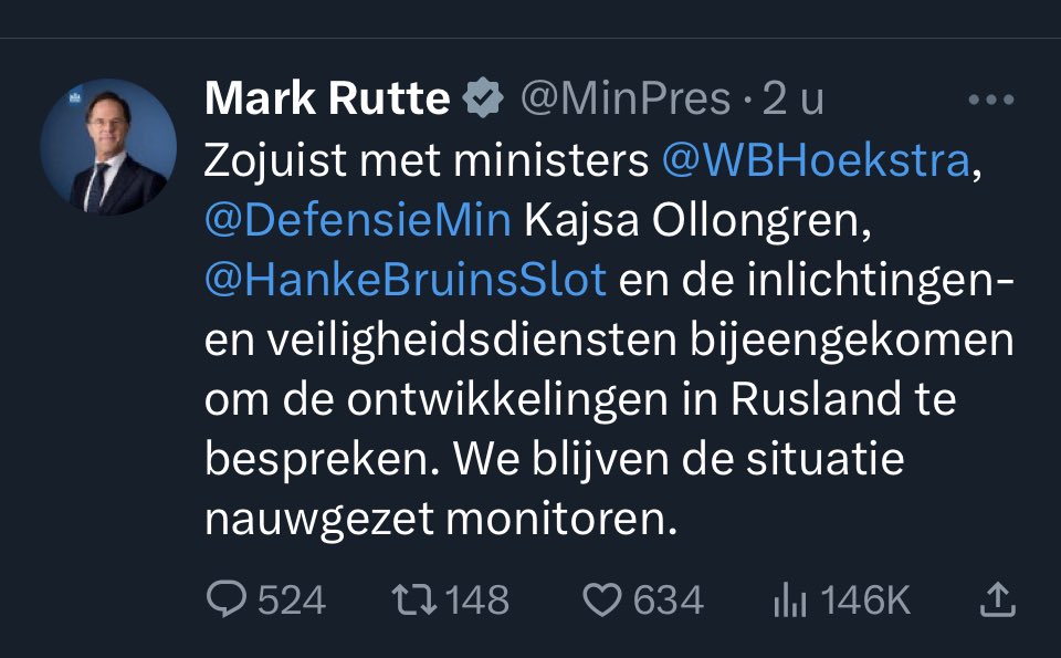 Wow, wat hebben wij een geweldig kabinet. Ze komen op hun vrije zaterdag bijeen om te vergaderen over de ontwikkelingen in. Rusland met als wijs besluit: we blijven het nauwgezet monitoren. Geweldig!