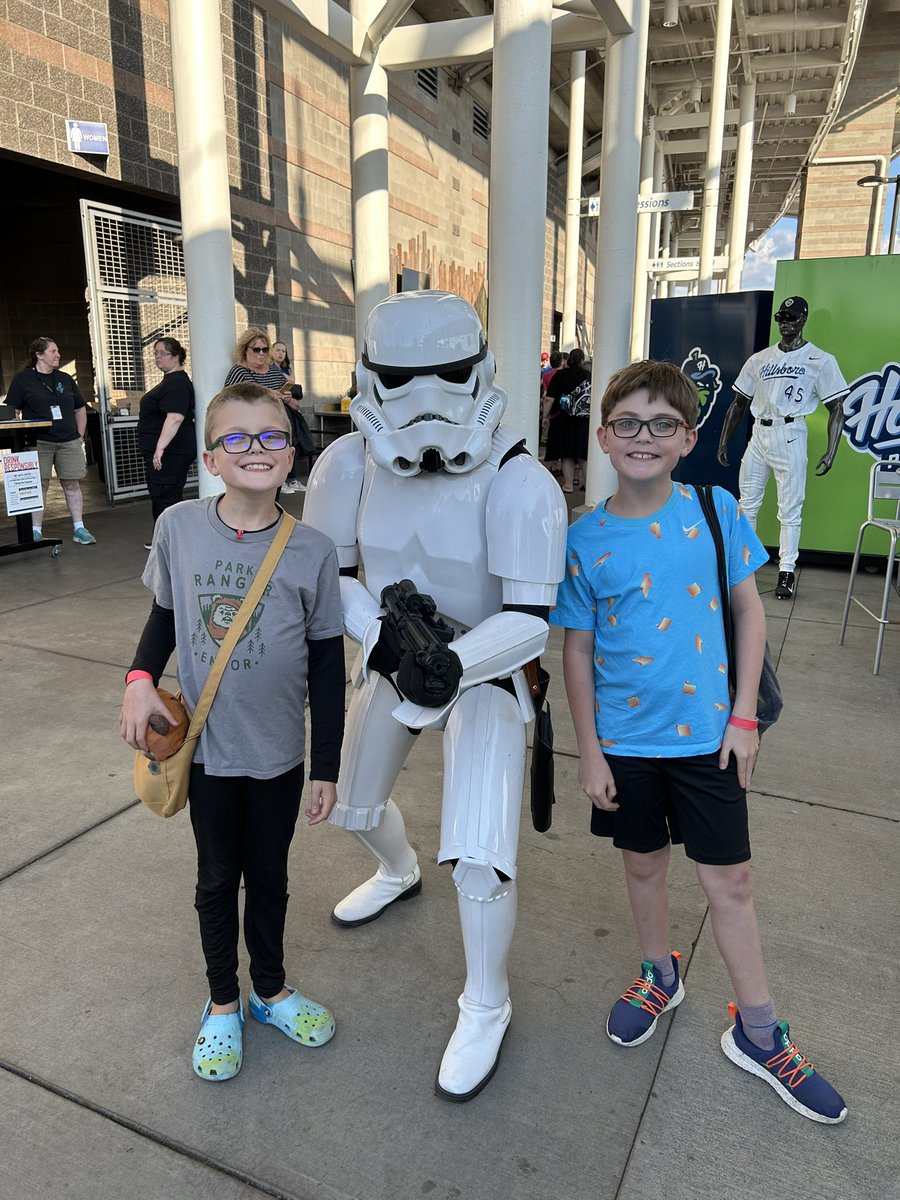 Took the family to Star Wars Night at the @HillsboroHops game. What a blast! Amazing fan experience. The Hops do it right. Thanks, @wombokl!