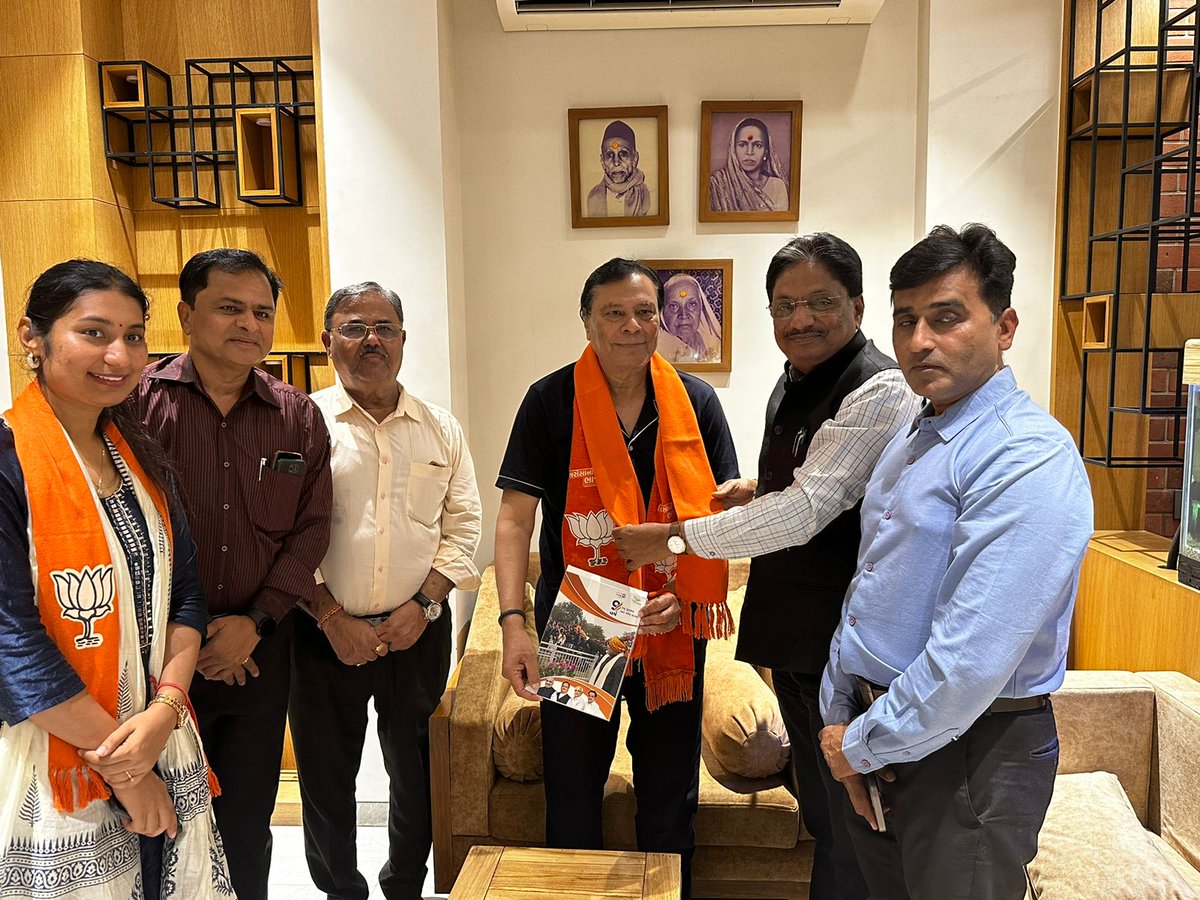 irushikeshpatel's tweet photo. વૈશ્વિક નેતા અને દેશના લોકપ્રિય વડાપ્રધાન શ્રી @narendramodi સાહેબના માર્ગદર્શન હેઠળ ભાજપ સરકારે કેન્દ્રમાં સફળતાપૂર્વક 9 વર્ષ પૂર્ણ કર્યા છે જેના ભાગરૂપે "જનસંપર્કથી જનસમર્થન" https://t.co/efJr0pHpxJ