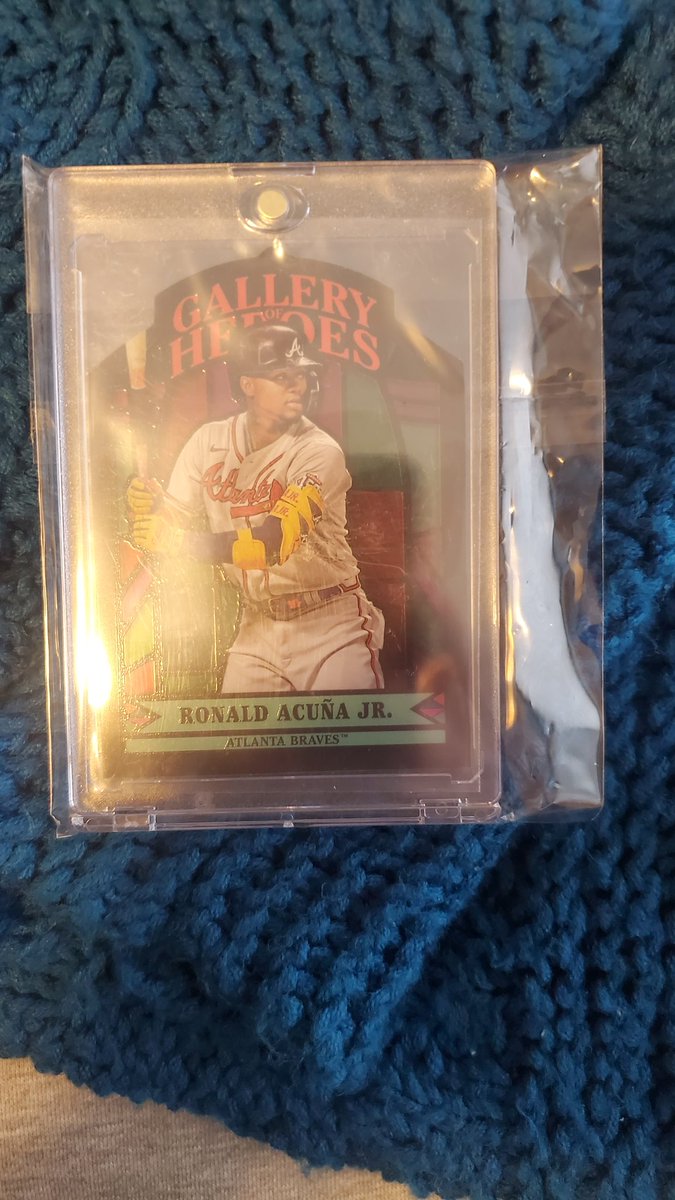 Ronnie is now magged!!! @CardPurchaser #thehobby #whodoyoucollect