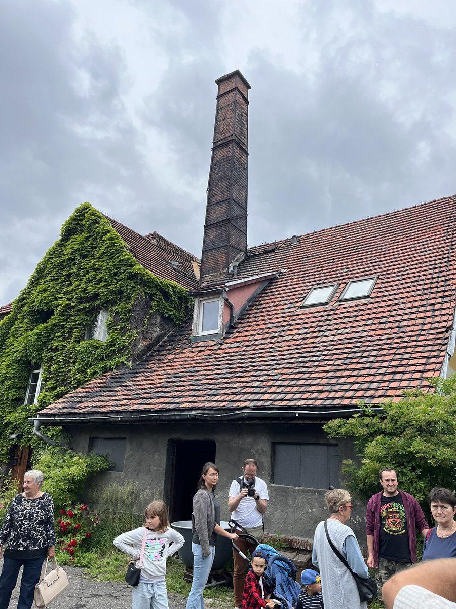MakowskiJaro's tweet photo. Spacer historyczny z mieszkańcami po katowickiej dzielnicy #Murcki. I zwiedzanie piekarni. Dziękuje za intrygujący poranek. https://t.co/ioG9DiF6ss