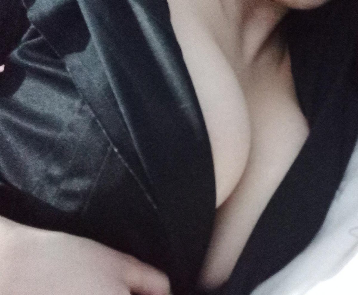 nanoe_pu's tweet photo. Hola chic@s  contenido 🔥🔥🔥 en 600, incluye 25 fotos ero cosplay y dos vídeos sin censura. https://t.co/Jt0M2334Lx