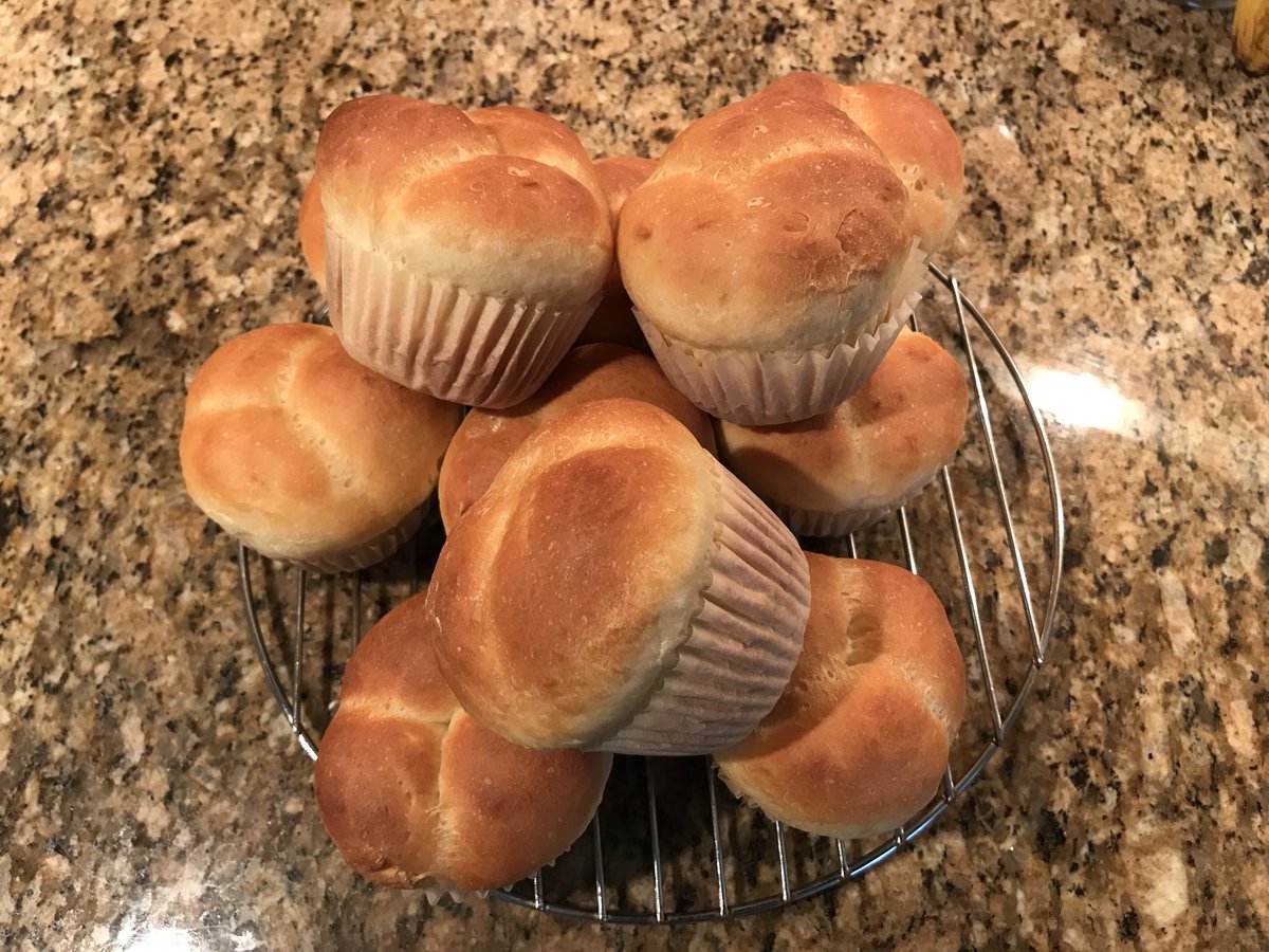 Parker House Rolls 😋 
Thanks ⁦@stan_sdcollins⁩ for the recipe…