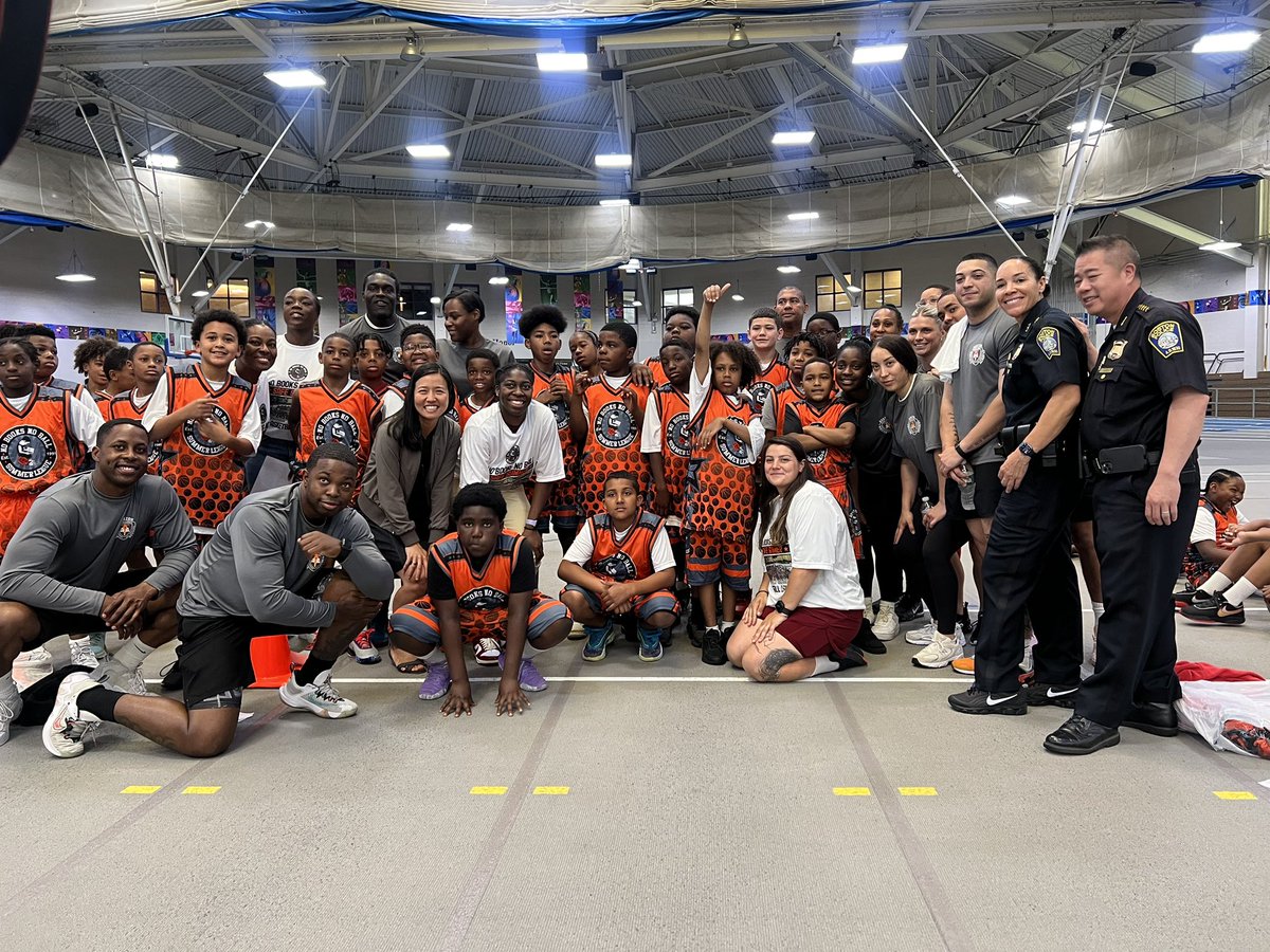 SuperBaston's tweet photo. Today the village showed up @Nobooksnoball ! Itβs 10 percent about basketball and 90 percent about life skills. Looking forward to another summer watching our youth grow & develop! πππ#ourfuture #ournow https://t.co/zqbujaK8WK