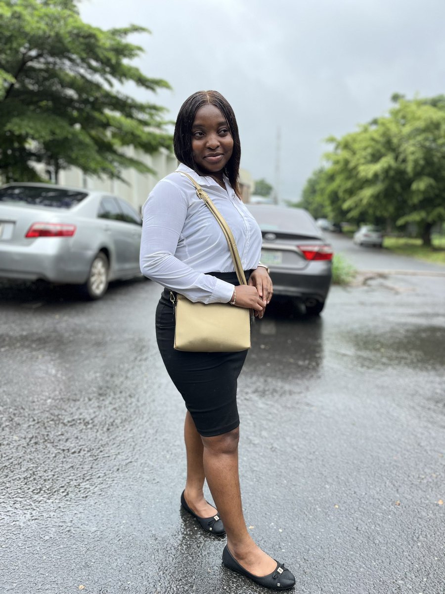 ruthiie_o's tweet photo. Done with my finals!! A Law Graduate!! God did fr🥺😩 https://t.co/6DvNPqVtOh