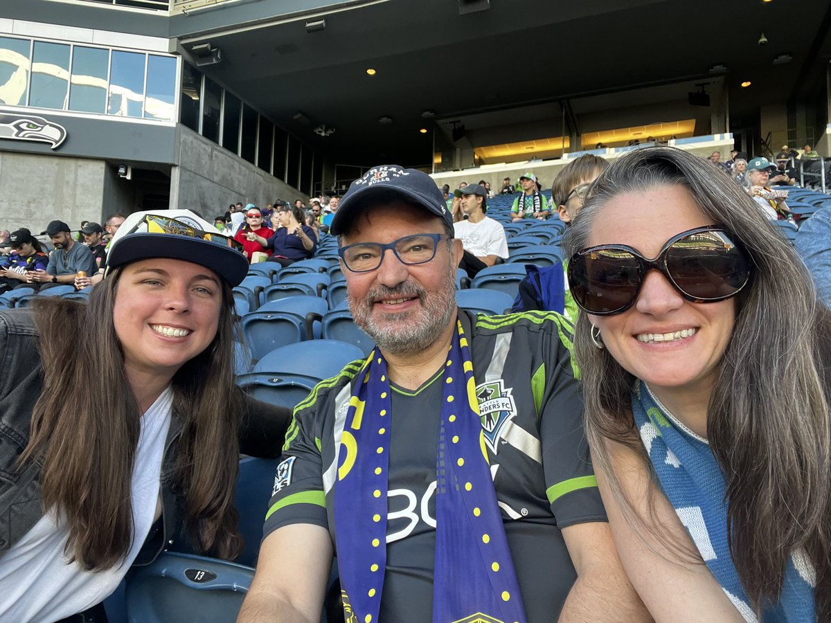 _ErinMcCusker's tweet photo. Let’s go Sounders!! A beautiful night for #soundersmatchday https://t.co/KZa9ZWsXMH