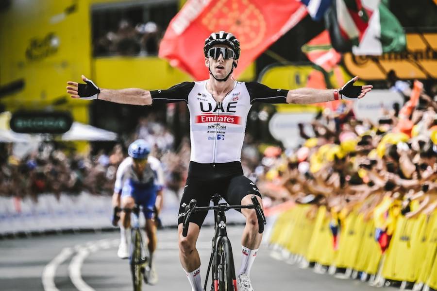 noticoopercom's tweet photo. Los gemelos Yates se subliman en Bilbao en el inicio del Tour de Francia 🇫🇷🚵‍♀️🔗https://t.co/jJo6tjmBhM

#Noticias #Deportes #TourdeFrance #Ciclismo #Francia #colombia https://t.co/mQiZcGiP6v