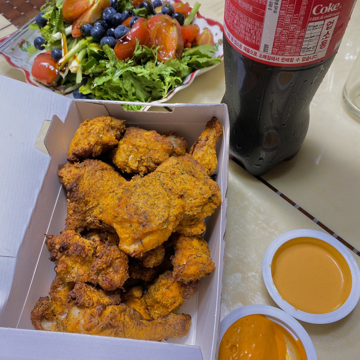 NadoAtiny's tweet photo. 에이티즈가 준 고추바사삭🌶️
바로 먹어버리기 ~
선물받은 거라 그런지 더 맛있넴🥹
너무 잘 먹었습니당 티즈들도 밥 잘 챙겨묵고 다니기 ! https://t.co/qNgRwUqpPE
