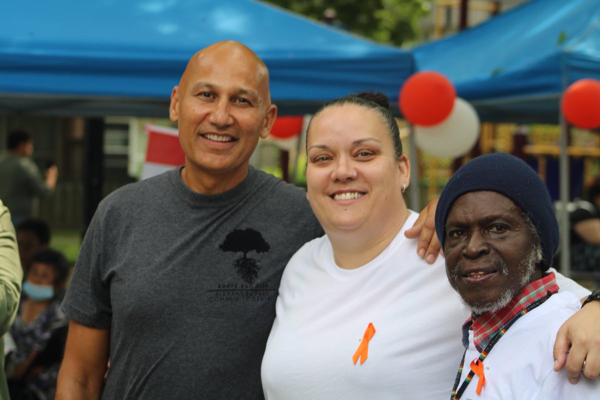 SeniorsWithoutBorders (@noseniorborders) on Twitter photo A big shout out to <a href="/AlexPark_CC/">Alexandra Park Community Centre</a> for hosting a BBQ on Canada Day for residents of the neighbourhood. A big shout out to <a href="/AlexPark_CC/">Alexandra Park Community Centre</a> for hosting a BBQ on Canada Day for residents of the neighbourhood.