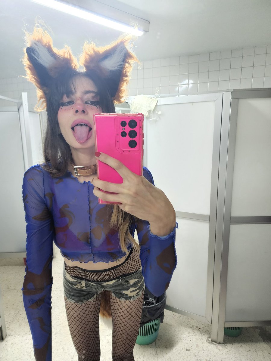 Coming out as a furry in public, preforming my new single.... was a blast !