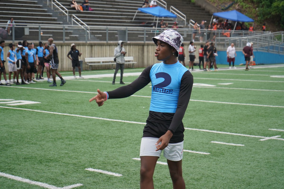 This young man right here was one of the most impressive 2027 prospects I’ve seen this summer. Julius Reed remember the name. He is understands coverages and reads at an early age. He is able to make every throw. He played against the WPIAL’s best this summer and held his own.