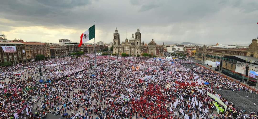 julioc_moreno's tweet image. Siempre es un honor celebrar con nuestro presidente @lopezobrador_ .
Hoy hace 5 años triunfó la Revolución de las Conciencias para un mayor bienestar, justicia social, libertad, desarrollo económico y humanismo para todas y todos los mexicanos. 🇲🇽
#LaVictoriaDelPueblo 
#AMLOFest