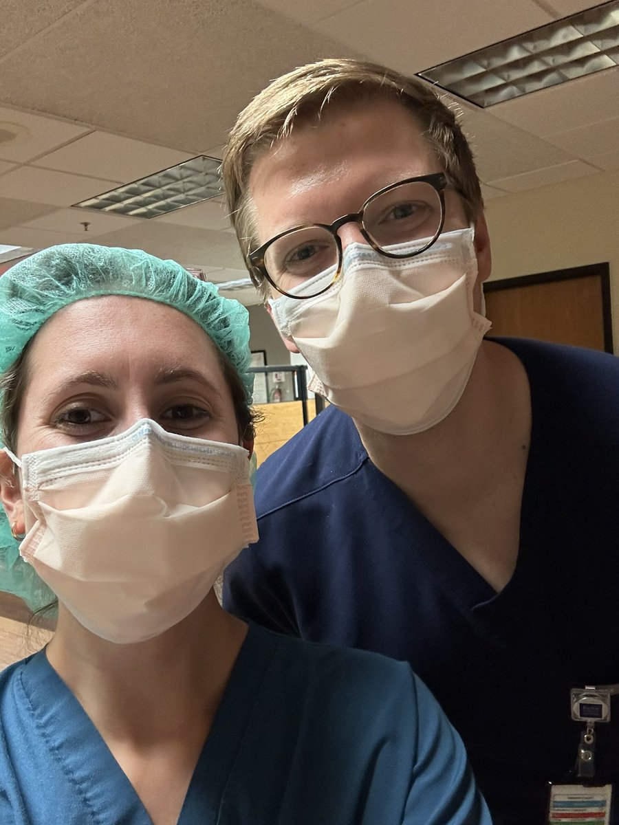 ewenn16's tweet image. Best thing about staying at my home institution is seeing med school friends throughout the hospital 💕
Here’s to finishing 1 week of intern year!