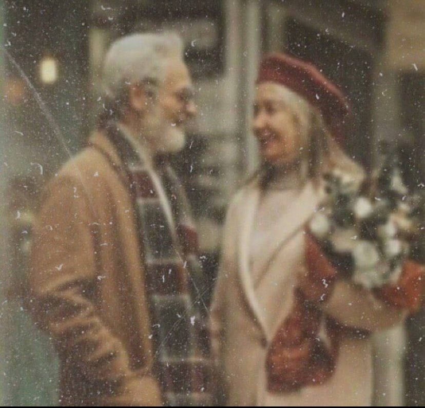 rab_Indo's tweet image. لست أراك أجمل مافي الدنيا بل أراك دنيا كل ماَفيها جميل 

Aku tidak memandangmu sebagai hal terindah di dunia, tapi aku memandangmu sebagai dunia dan seisinya “dengan kehadiranmu”semuanya jadi begitu indah.”

— أحبك