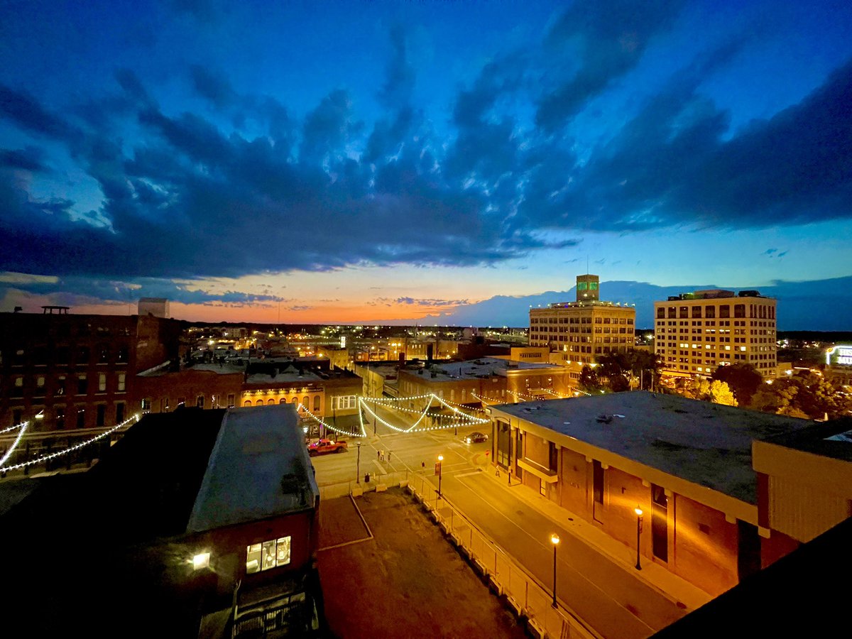 KevinLighty's tweet photo. Hey there @CityofSgf @SpringfieldCVB @downtownsgf @HotelVandivort https://t.co/SKnhnkUwBo