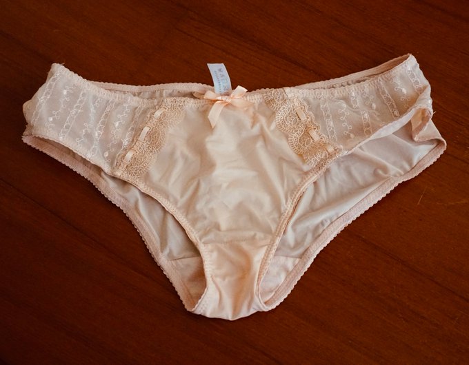 昨天的慰慰小褲褲～  昨日出来上がった一日中のオナパンツですー  #使用済み #パンツ売ります #原味商品 #原味內衣褲 https://t.co/4Lx0IYx1TJ<a href="/tag/%E4%BD%BF%E7%94%A8%E6%B8%88%E3%81%BF"class="tags">#使用済み</a><a href="/tag/%E3%83%91%E3%83%B3%E3%83%84%E5%A3%B2%E3%82%8A%E3%81%BE%E3%81%99"class="tags">#パンツ売ります</a><a href="/tag/%E5%8E%9F%E5%91%B3%E5%95%86%E5%93%81"class="tags"><span>#原味商品</span></a><a href="/tag/%E5%8E%9F%E5%91%B3%E5%85%A7%E8%A1%A3%E8%A4%B2"class="tags"><span>#原味內衣褲</span></a>